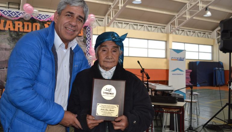 MUNICIPIO DE LONQUIMAY CELEBRA A MÁS DE 200 MADRES DEL SECTOR NARANJO EN SU DÍA.-