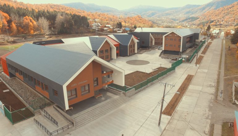 EMOTIVA INAUGURACIÓN DE LICEO LONQUIMAY.