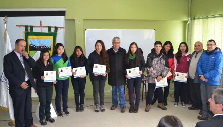Alumnos de Lonquimay fueron beneficiarios de la Beca Presidente de la República 2017