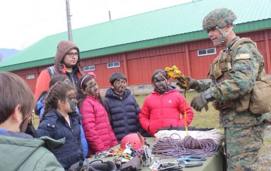 Estudiantes y profesores visitan el Ejército de Chile de Lonquimay