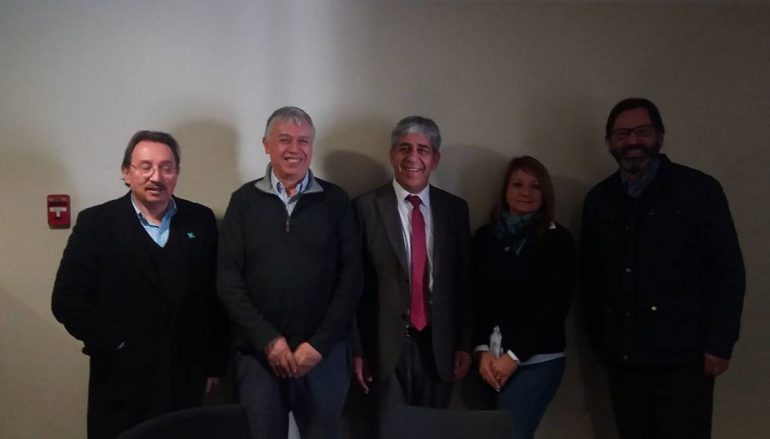 MINISTRO DE AGRICULTURA SE REUNE CON EL ALCALDE DE LONQUIMAY