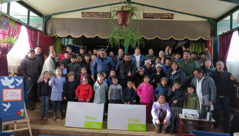 Niños de Pre-Kínder de Escuela Villa Troyo reciben sus Rincones del Juego