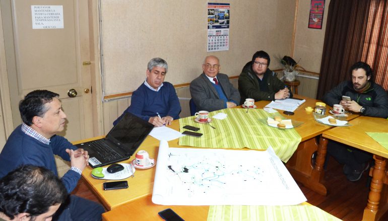 GOBERNADOR DE MALLECO JUNTO A ALCALDE PRESIDEN COMITÉ DE EMERGENCIA COMUNAL
