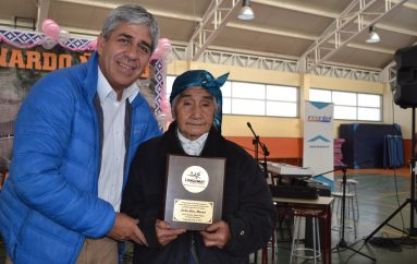 MUNICIPIO DE LONQUIMAY CELEBRA A MÁS DE 200 MADRES DEL SECTOR NARANJO EN SU DÍA.-