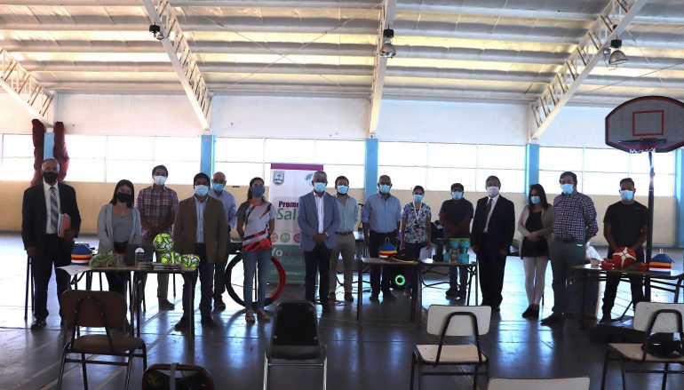 ENTREGA DE IMPLEMENTOS DEPORTIVOS PARA ESCUELAS UNIDOCENTES.
