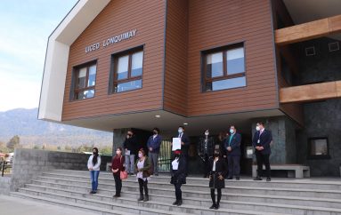LICEO POLIVALENTE BICENTENARIO DE LONQUIMAY, FIRMA DE ACTA DE COMPROMISOS