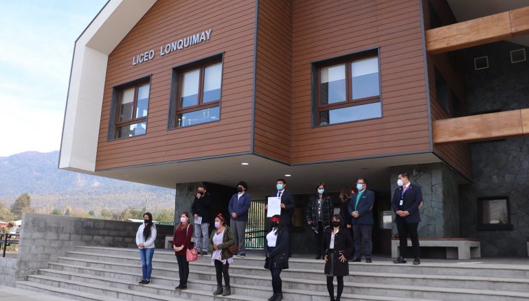 LICEO POLIVALENTE BICENTENARIO DE LONQUIMAY, FIRMA DE ACTA DE COMPROMISOS