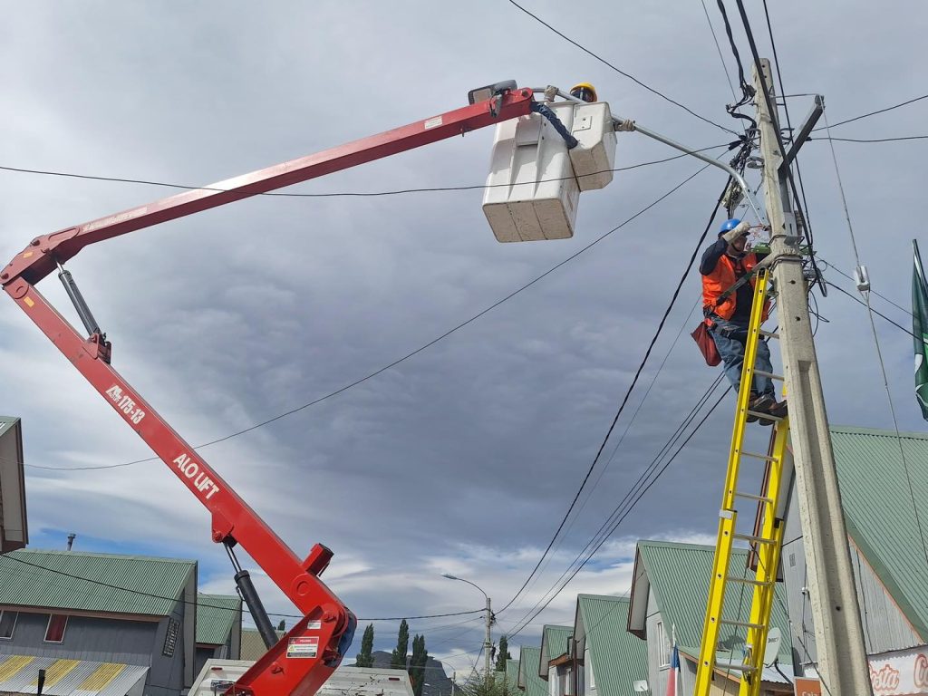 LONQUIMAY MEJORA SU INFRAESTRUCTURA: COMIENZA MODERNIZACIÓN DEL ALUMBRADO PÚBLICO