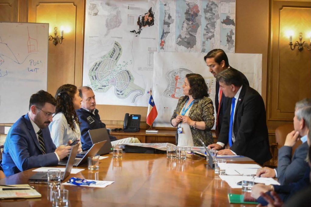 Lonquimay presenta sus proyectos habitacionales al ministro de Vivienda